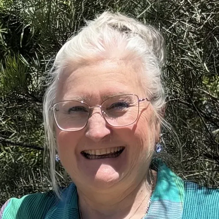 Dr. Conny Szenczy