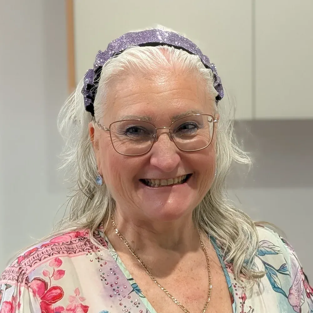 Dr. Conny Szenczy